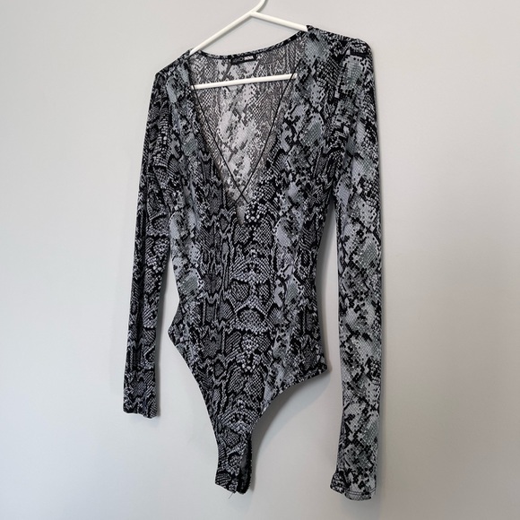 Fashion Nova Bodysuit - Picture 4 of 6